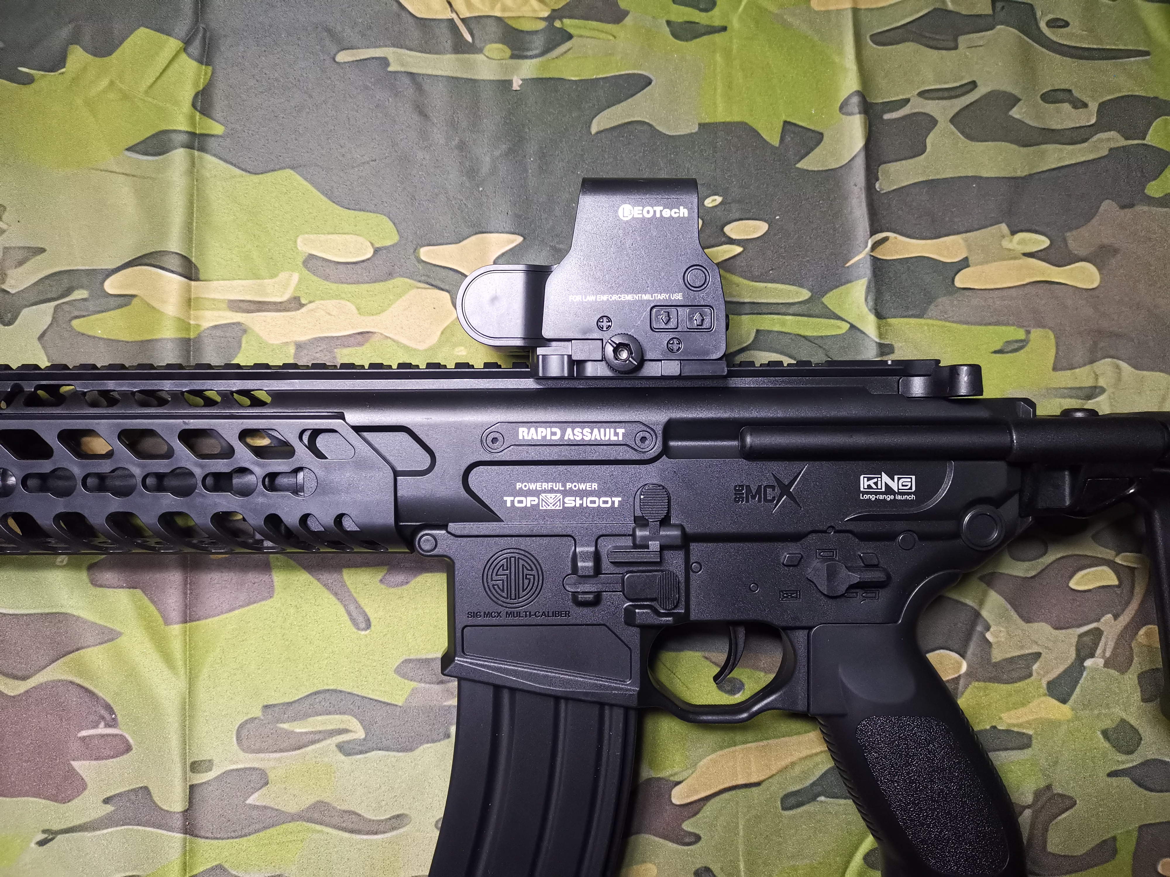 EOTech holo sight EOTech holo sight